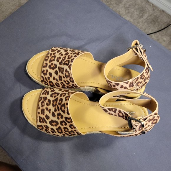 SODA WOMENS CHEETAH OPEN TOES S SANDLES - NEW WITH BOX - Picture 7 of 14